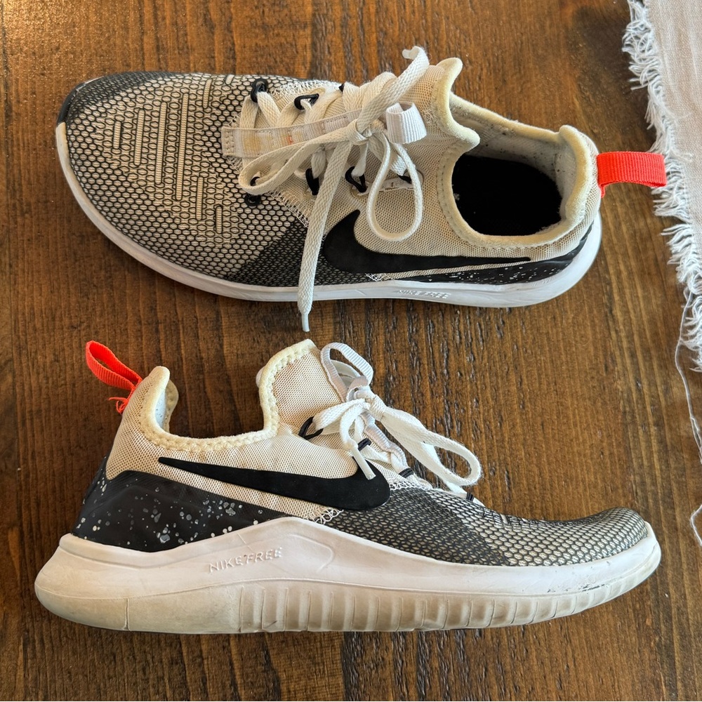 Nike Free TR 8 White Black Training Shoes